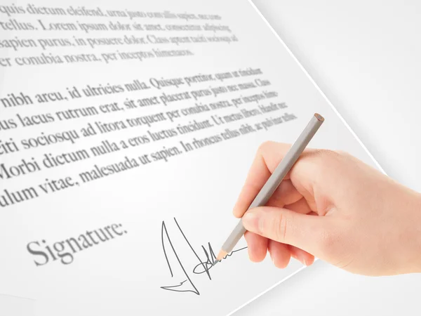 Ruční psaní osobního podpisu na papírový formulář — Stock fotografie