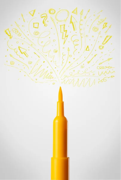 Filt penna närbild med skissartade pilar — Stockfoto