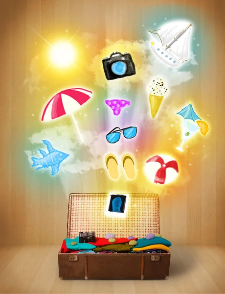 Touristentasche mit bunten Sommer-Ikonen und Symbolen — Stockfoto