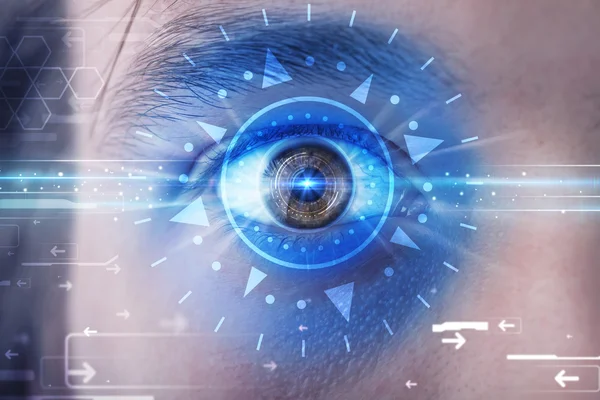 Cyber-Mann mit technologischem Auge blickt in die blaue Iris — Stockfoto