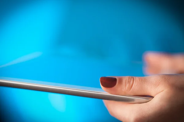 Finger pointing on tablet pc with empty space — Stock Photo, Image