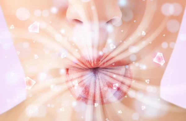 Bela boca menina respirando luzes brancas abstratas e cristal — Fotografia de Stock