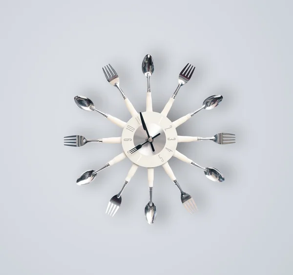Moderne klok met uren en minuten — Stockfoto