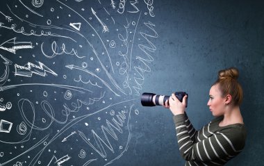 çekimleri enerjik elle çizilmiş çizgiler ise fotoğrafçı bir