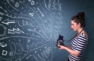 çekimleri enerjik elle çizilmiş çizgiler ise fotoğrafçı bir