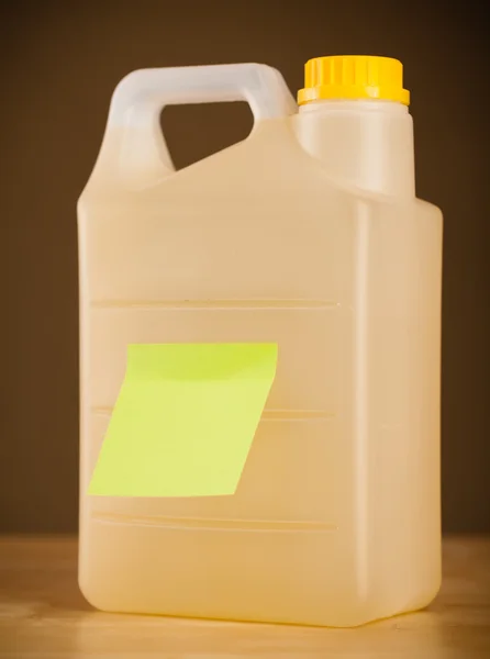 Empty post-it note sticked on gallon — Stock Photo, Image