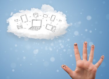 cloud computing teknolojisi ile bakarak mutlu gülen parmak