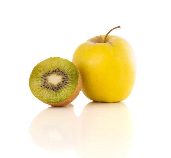 하얀 배경에 있는 건강 한 열 대 신선 한 과일들 — 스톡 사진