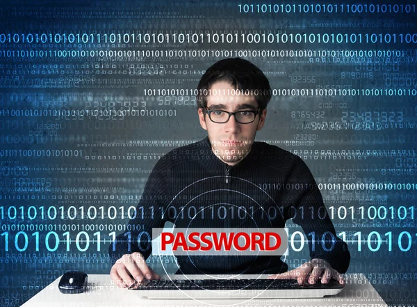 Jeune geek hacker voler mot de passe — Photo