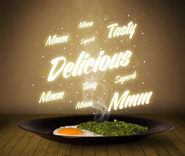 Пищевая тарелка с вкусными и светящимися надписями — стоковое фото