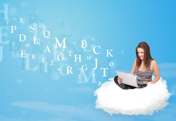 Mujer joven sentada en la nube con portátil —  Fotos de Stock