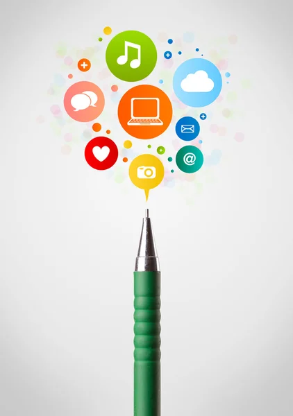 Pen close-up with social network icons — Stock Photo, Image