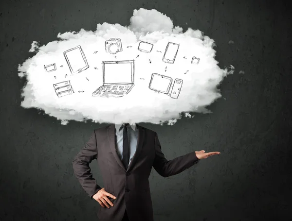 Hombre de negocios profesional con cabeza de red en la nube — Foto de Stock