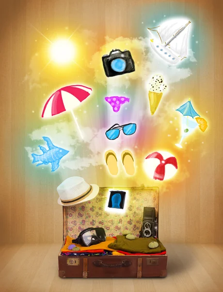 Torba turystyczna z letnich kolorowe ikony i symbole — Zdjęcie stockowe
