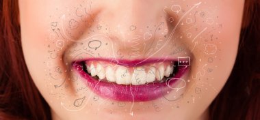 güzel kadın ağzı üfleme elle çizilmiş simgeler ve semboller