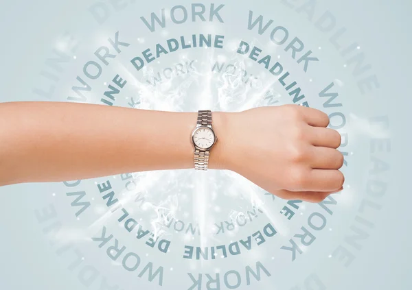 Orologi con lavoro e scadenza scrittura rotonda — Foto Stock