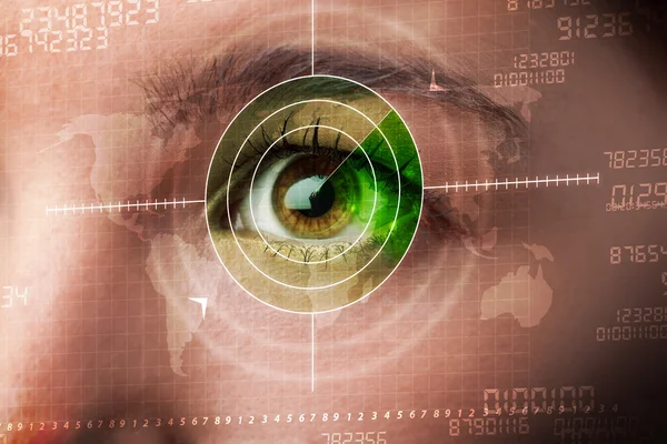 Mujer cibernética con ojo blanco militar moderno —  Fotos de Stock