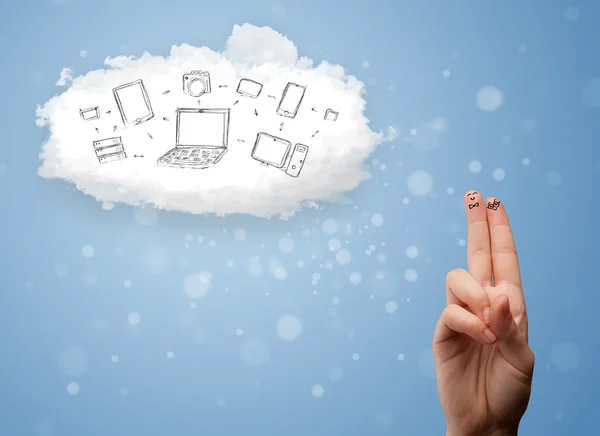 Dedos sorridentes felizes olhando para computação em nuvem com tecnologia — Fotografia de Stock