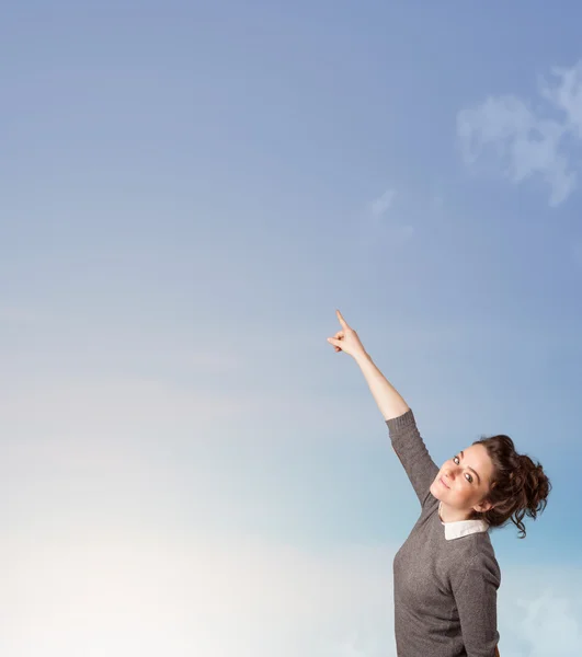 Girl looking at the blue sky copyspace — Stock Photo, Image