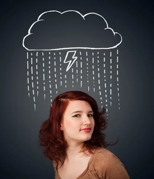 Jeune femme avec nuage de tonnerre au-dessus de sa tête — Photo