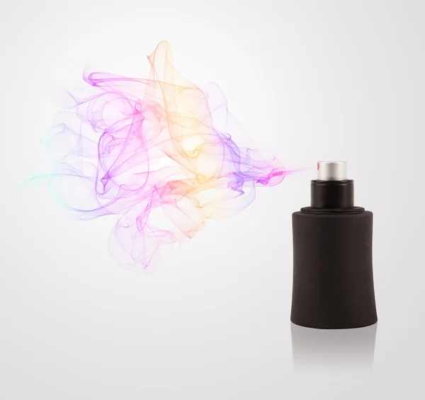 Parfém láhev sprejování barevné vůně — Stock fotografie