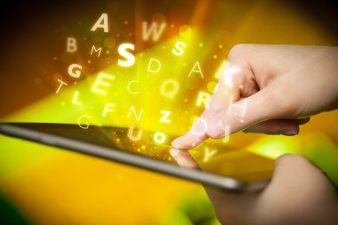 Tablet PC'de, harfler kavramı işaret parmağı