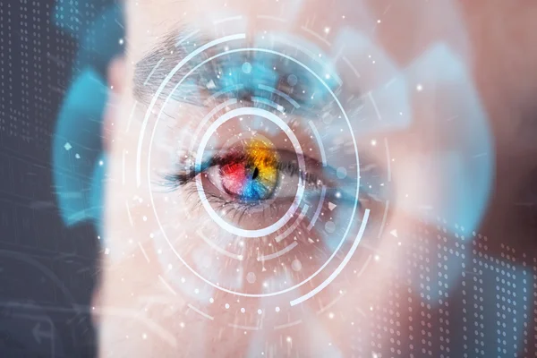 Futuristische moderne cyber man met technologie scherm oogpaneel — Stockfoto