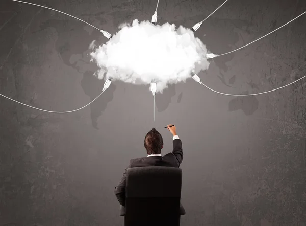 Joven mirando el servicio mundial de transferencia de nube —  Fotos de Stock