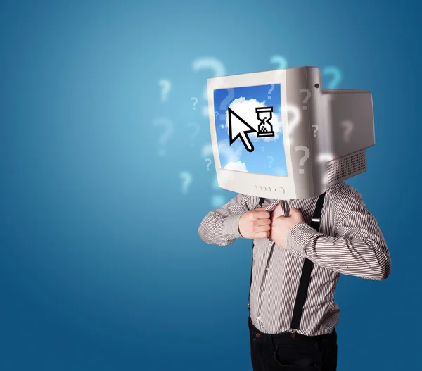 Pessoa com uma cabeça de monitor e tecnologia baseada em nuvem na scr — Fotografia de Stock