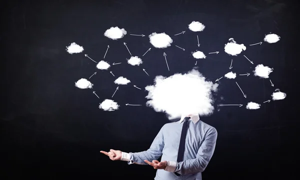 Homem de negócios com cabeça de rede em nuvem — Fotografia de Stock