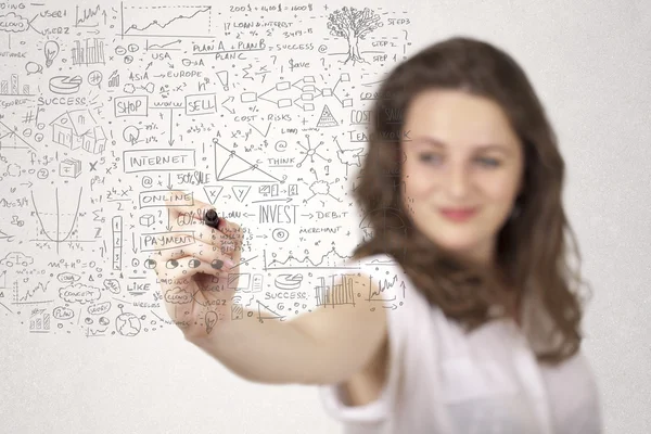 Jovem mulher esboçando e calculando pensamentos — Fotografia de Stock