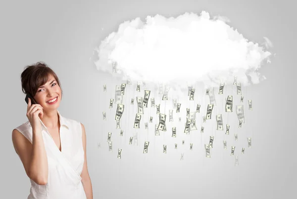 Kvinna med moln och pengar regn koncept — Stockfoto