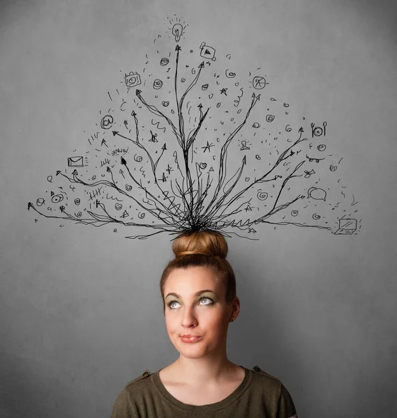 Jonge vrouw met verwarde lijnen coming out van haar hoofd — Stockfoto