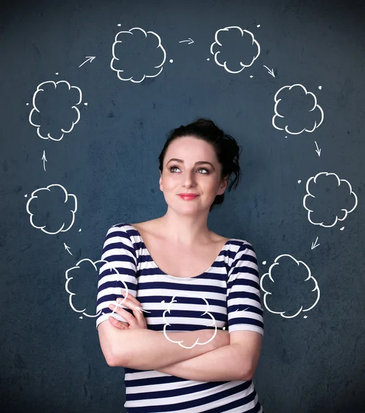 Młoda kobieta myśli z chmura obiegu wokół jej głowy — Zdjęcie stockowe