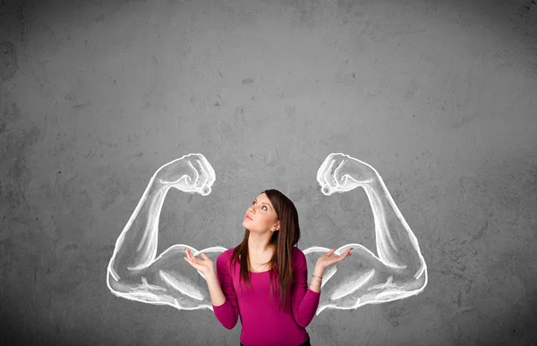 Femeie tânără cu brațe puternice cu mușchi — Fotografie, imagine de stoc