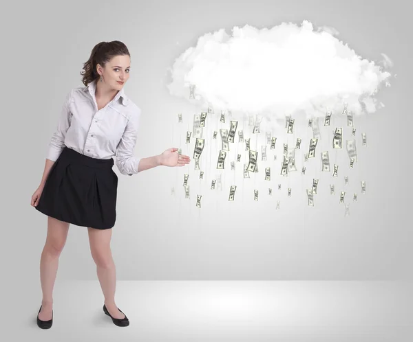 Kobieta z chmurą i pieniądze deszcz koncepcja — Zdjęcie stockowe