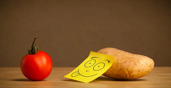 Patates domates dilini dışarı yapışmasını Not ile — Stok fotoğraf