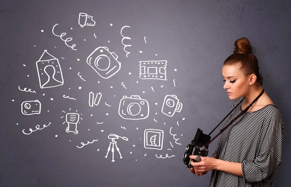 Fotógrafa chica disparando iconos de fotografía — Foto de Stock