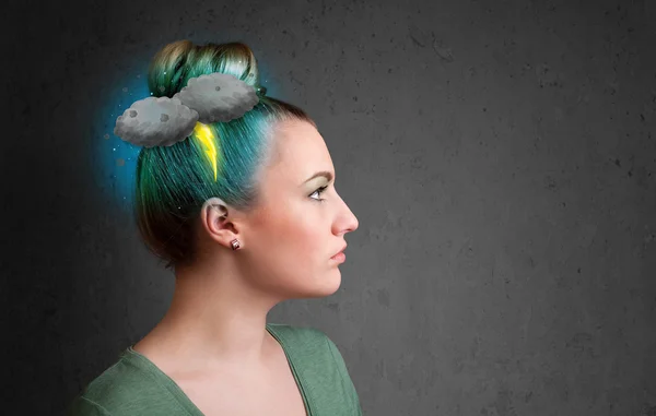 Jeune fille avec l'orage maux de tête foudre — Photo