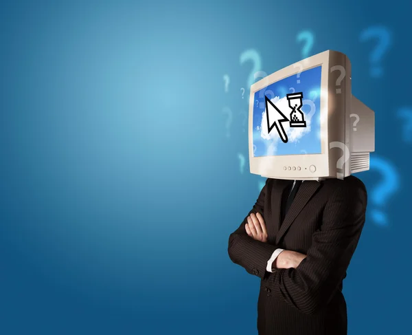 Person mit Monitorkopf und Cloud-basierter Technologie auf dem scr — Stockfoto
