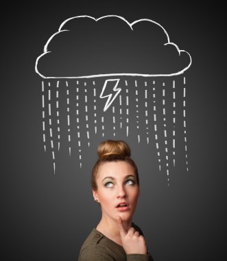 görebilsin başının üstünde olan kadın