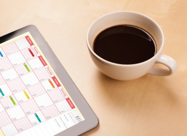tablet pc takvim kahve bir d ile ekranda gösterilen