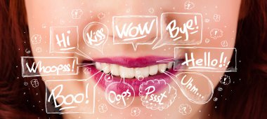 Beyaz baloncuklu güzel kırmızı dudaklar.