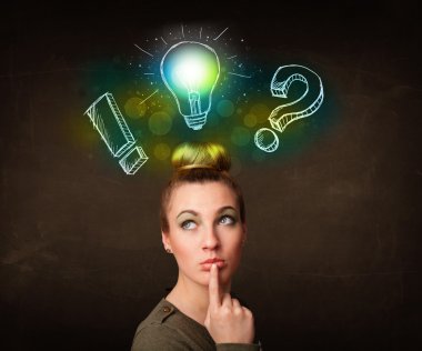 Elle çizilmiş ampul resimli genç kız.