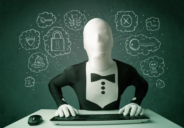 Hacker en traje de máscara con virus y pensamientos de hackeo —  Fotos de Stock