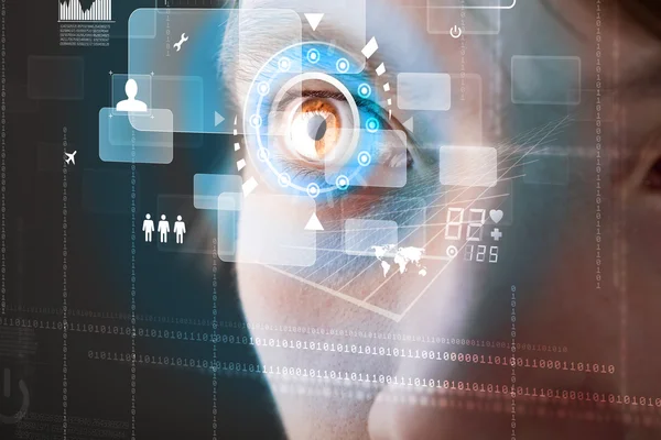 Toekomstige vrouw met cyber technologie oog deelvenster concept — Stockfoto