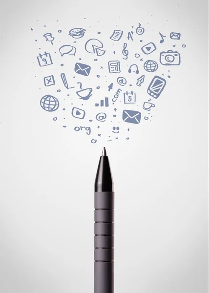 Close-up caneta com ícones de mídia social — Fotografia de Stock