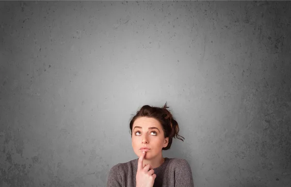 Young woman gesturing with copy space — Stock Photo, Image