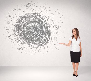 Medya karalamalarıyla genç iş kadını 