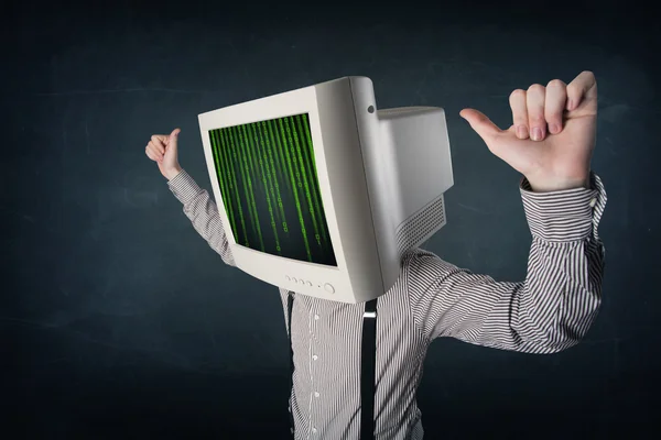Cyber humano con una pantalla de monitor y código de computadora en el displ — Foto de Stock